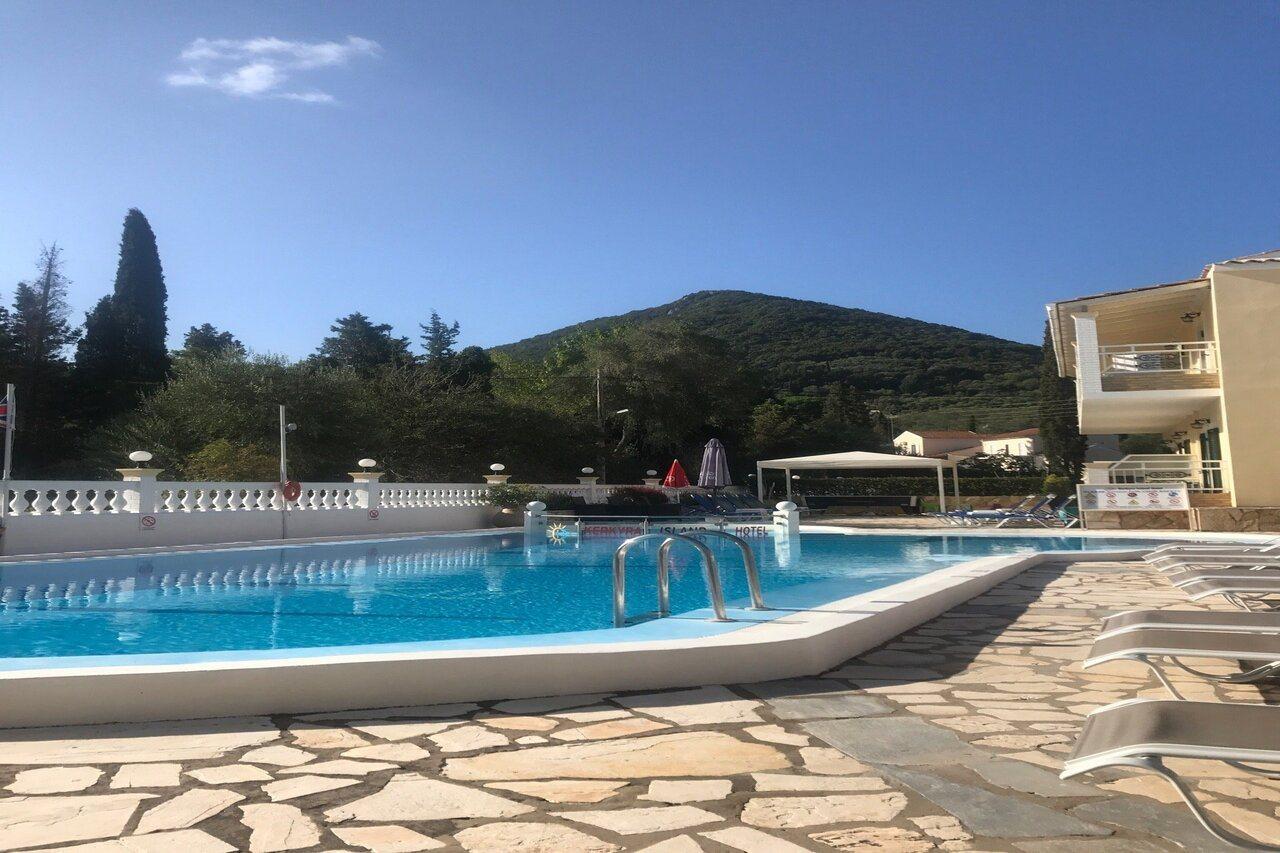 Kerkyra Beach Hotel & Apartments เวนิทเซส ภายนอก รูปภาพ