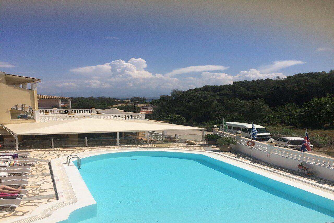 Kerkyra Beach Hotel & Apartments เวนิทเซส ภายนอก รูปภาพ
