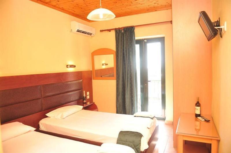 Kerkyra Beach Hotel & Apartments เวนิทเซส ภายนอก รูปภาพ