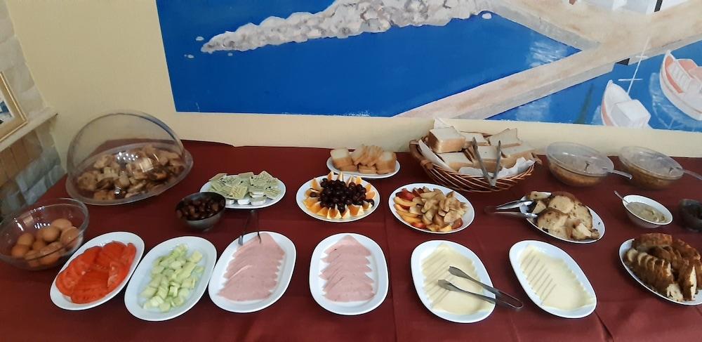 Kerkyra Beach Hotel & Apartments เวนิทเซส ภายนอก รูปภาพ