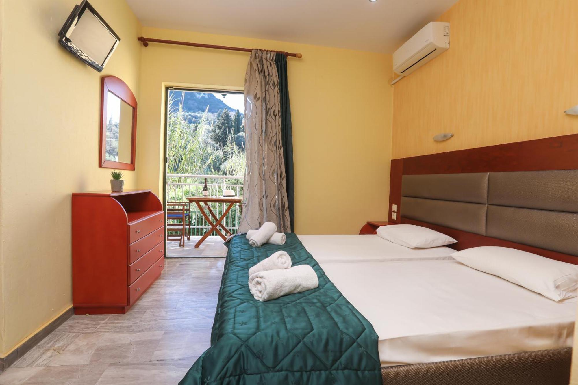 Kerkyra Beach Hotel & Apartments เวนิทเซส ภายนอก รูปภาพ