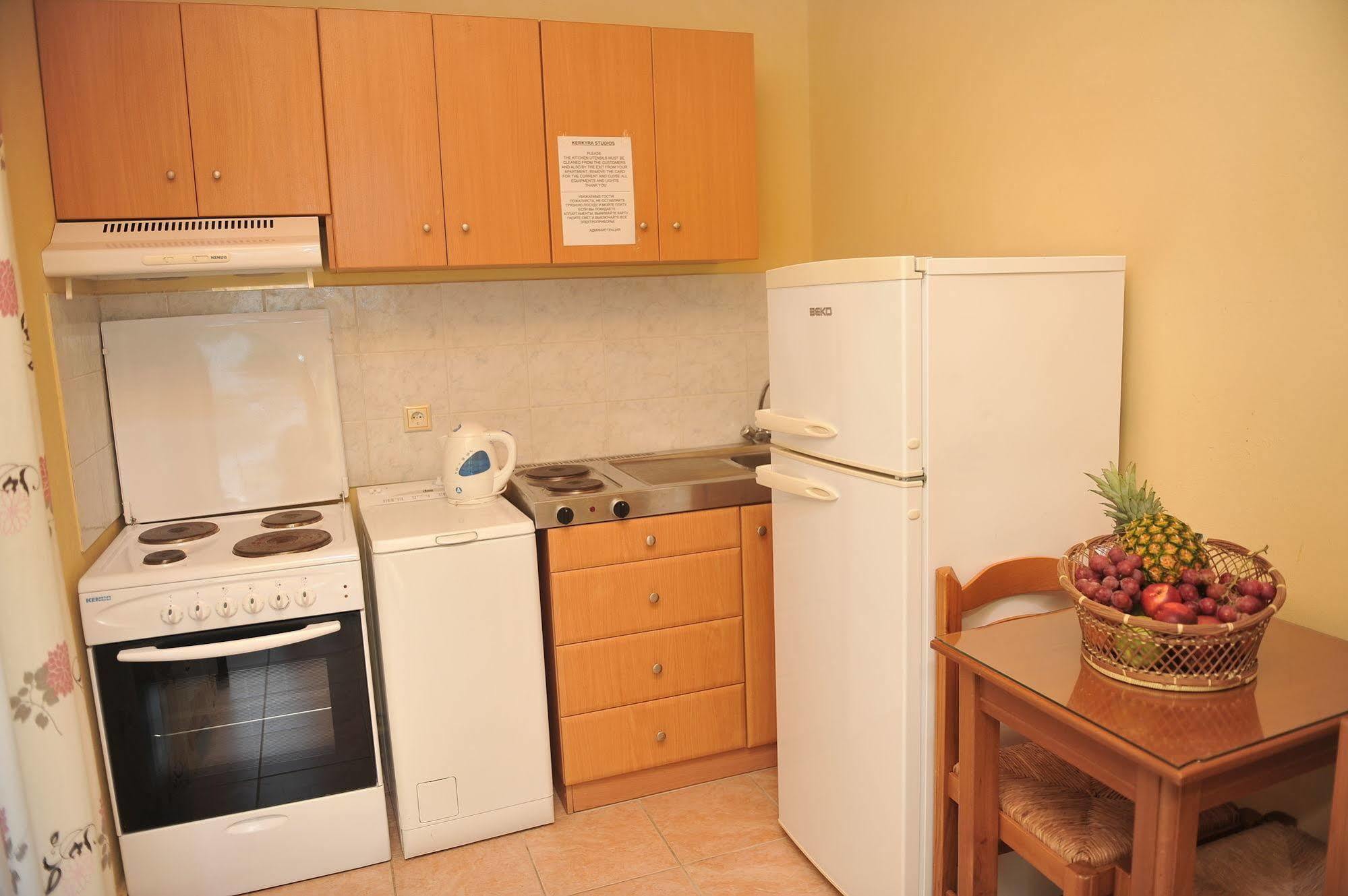 Kerkyra Beach Hotel & Apartments เวนิทเซส ภายนอก รูปภาพ